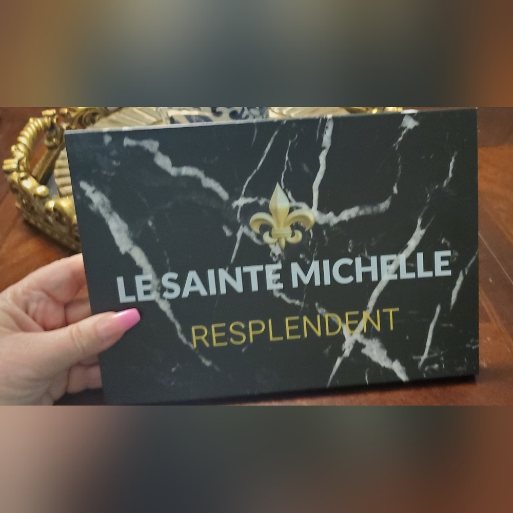 Eyeshadow Pallet - Picture 2 of 3